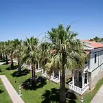 Club Tarhan Üdülőközpont 4*