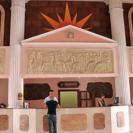 Club Tarhan Resort 4*