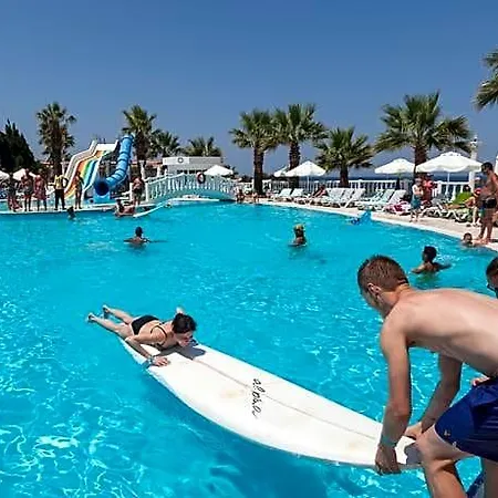 Club Tarhan Resort