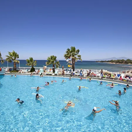 منتجع Club Tarhan 4*