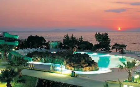 Club Tarhan Semesteranläggning (resort)